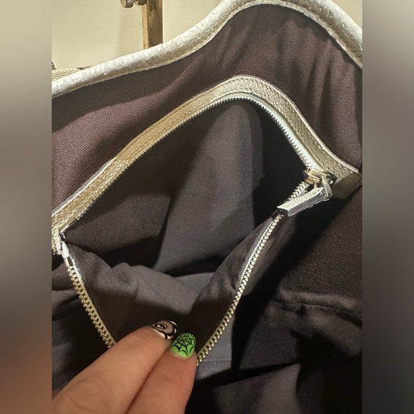 Gucci Charmy Open Canvas and Leather Mono Tote - Picture 4 of 12